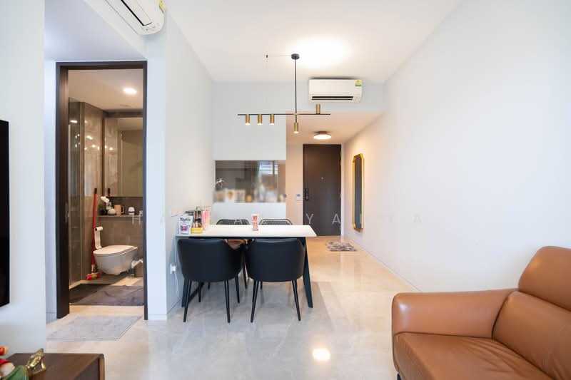 Juniper Hill Condominium For Sale at S$ 2,150,000 | PropertyGuru Singapore - Bathroom