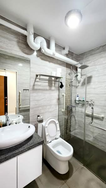 891B Woodlands Drive 50 HDB Flat For Sale at S$ 788,888 | PropertyGuru Singapore - Bathroom