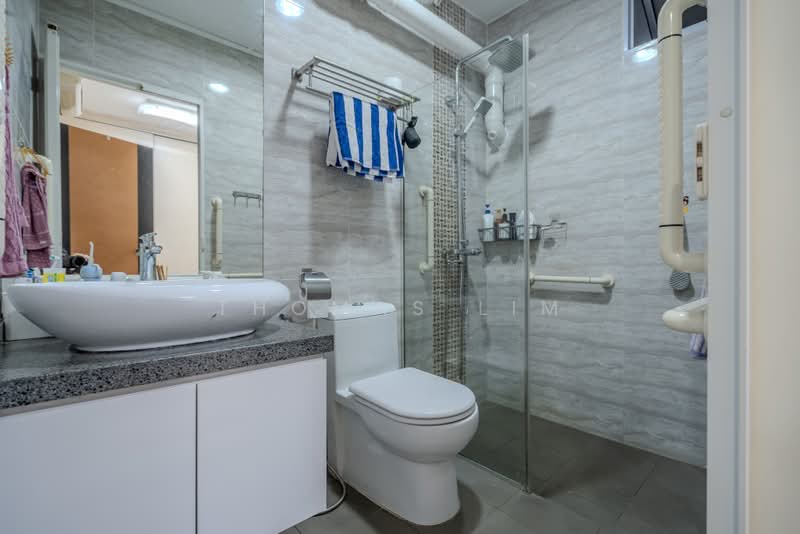 891B Woodlands Drive 50, 891B Woodlands Drive 50, 3 Bedrooms, 1,302 sqft, HDB Flat For Sale, by Thomas Lim, 500068244 - Bathroom - PropertyGuru.com.sg