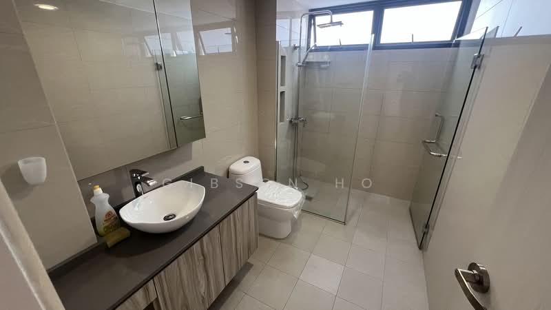 Duplex - Close to Australian School at Lor Chuan, , 4 Bedrooms, 3,460 sqft, Condominium For Rent, by Gibson Ho, 500068251 - Bathroom - PropertyGuru.com.sg
