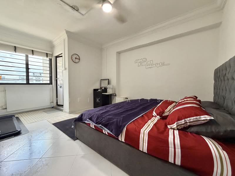 854 Jurong West Street 81 HDB Flat For Sale at S$ 610,000 | PropertyGuru Singapore - Bedroom