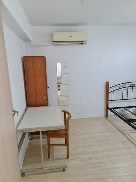 For Rent - 208 Boon Lay Place