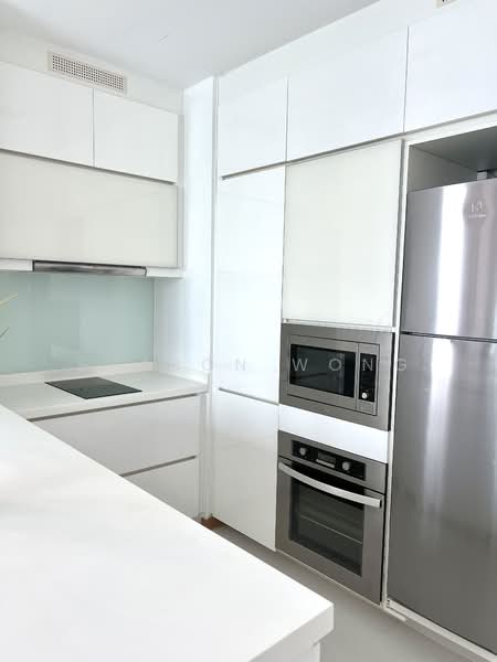Soleil @ Sinaran, 2 Sinaran Drive, 1 Bedroom, 581 sqft, Condominium For Rent, by Sharon Wong, 500068289 - Kitchen - PropertyGuru.com.sg