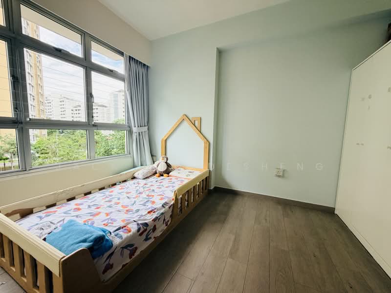 876C Tampines Avenue 8 HDB Flat For Sale at S$ 868,000 | PropertyGuru Singapore - Bedroom