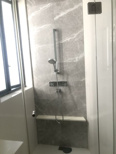 d'Leedon (Former Farrer Court), 11 Leedon Heights, 3 Bedrooms, 1,281 sqft, Condominium For Rent, by Alvin Phua, 500068309 - Bathroom - PropertyGuru.com.sg