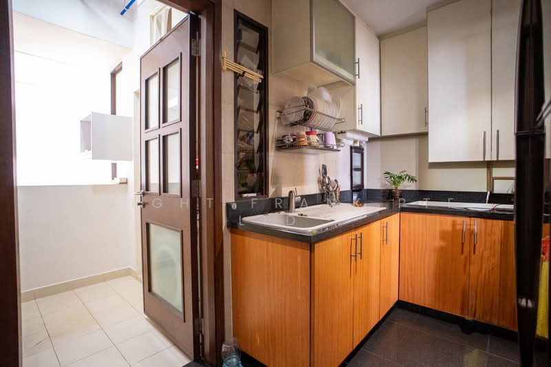 Rosevale Apartment For Sale at S$ 3,300,000 | PropertyGuru Singapore - Kitchen