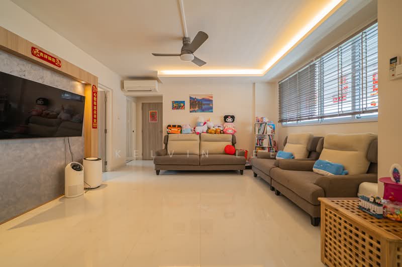 541 Serangoon North Avenue 4 HDB Flat For Sale at S$ 708,888 | PropertyGuru Singapore - Living Room