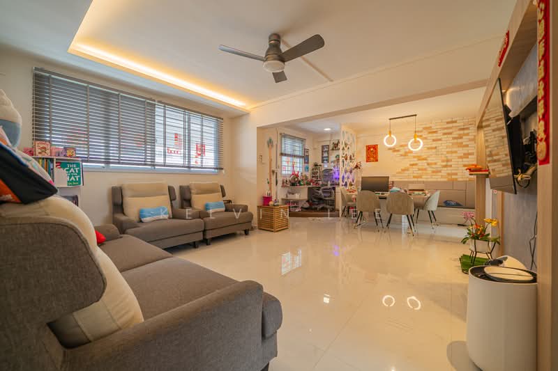 541 Serangoon North Avenue 4 HDB Flat For Sale at S$ 708,888 | PropertyGuru Singapore - Living Room