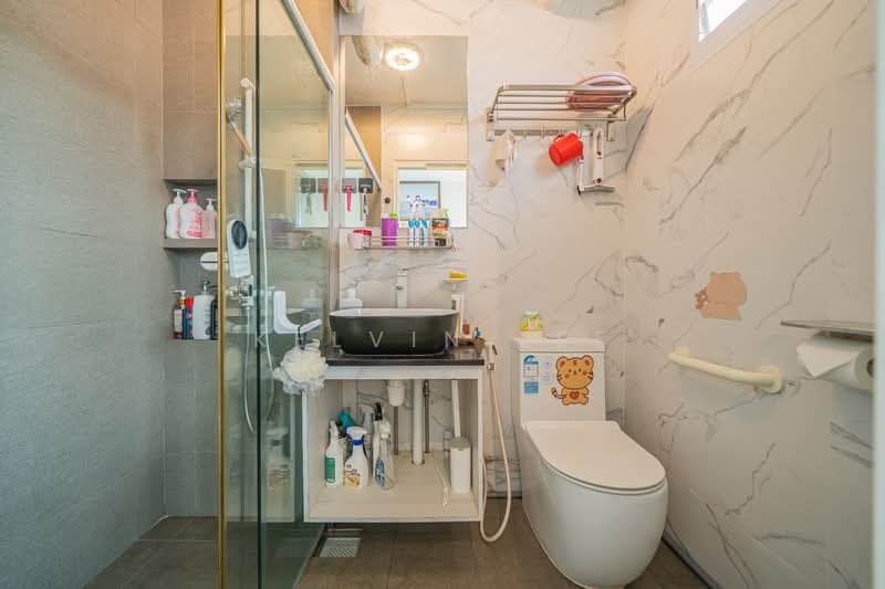 541 Serangoon North Avenue 4 HDB Flat For Sale at S$ 708,888 | PropertyGuru Singapore - Bathroom