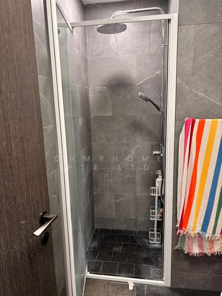 Rezi 24 Apartment For Sale at S$ 899,999 | PropertyGuru Singapore - Bathroom