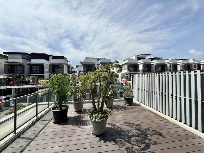 Luxus Hills Semi-Detached House For Sale at S$ 6,200,000 | PropertyGuru Singapore - Exterior