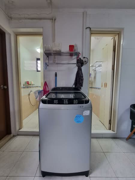 26 Jalan Berseh HDB Flat For Sale at S$ 650,000 | PropertyGuru Singapore - Bathroom