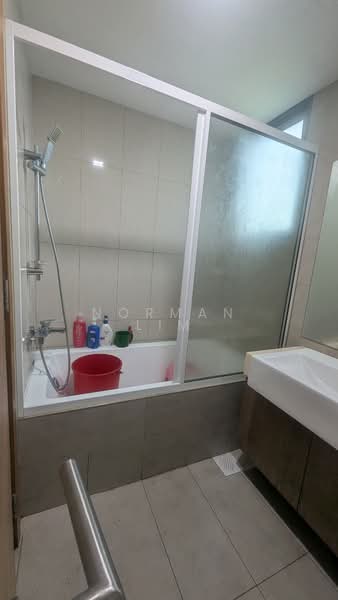 The Canopy, 83 Yishun Avenue 11, 2 Bedrooms, 936 sqft, Executive Condominium For Rent, by Norman Lim, 500068375 - Bathroom - PropertyGuru.com.sg