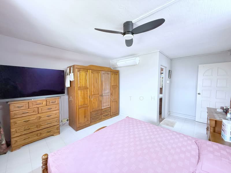 786 Yishun Ring Road HDB Flat For Sale at S$ 699,999 | PropertyGuru Singapore - Bedroom