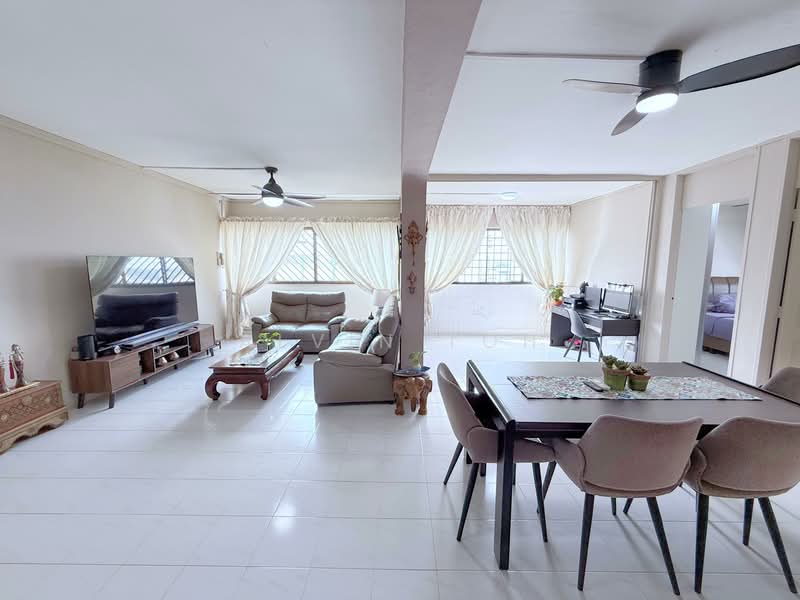 786 Yishun Ring Road HDB Flat For Sale at S$ 699,999 | PropertyGuru Singapore - Living Room