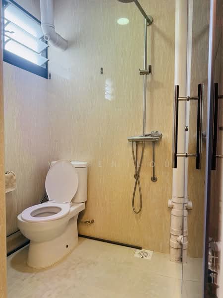 63 New Upper Changi Road HDB Flat For Sale at S$ 550,000 | PropertyGuru Singapore - Bathroom