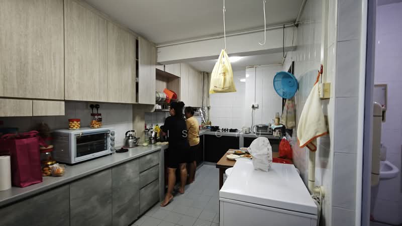 111 Jurong East Street 13, 111 Jurong East Street 13, Room Rental, 200 sqft, HDB Flat For Rent, by Chris Chua, 500068391 - PropertyGuru.com.sg