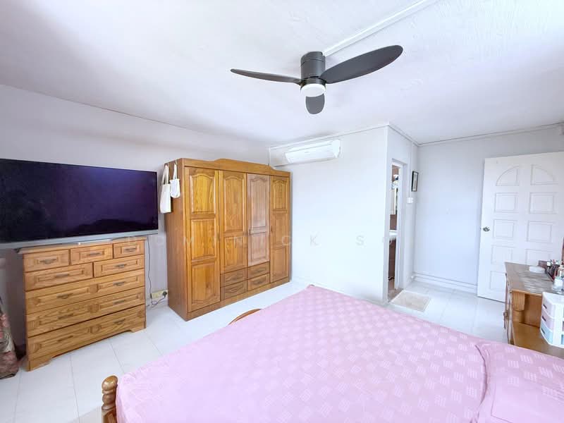 786 Yishun Ring Road HDB Flat For Sale at S$ 699,999 | PropertyGuru Singapore - Bedroom