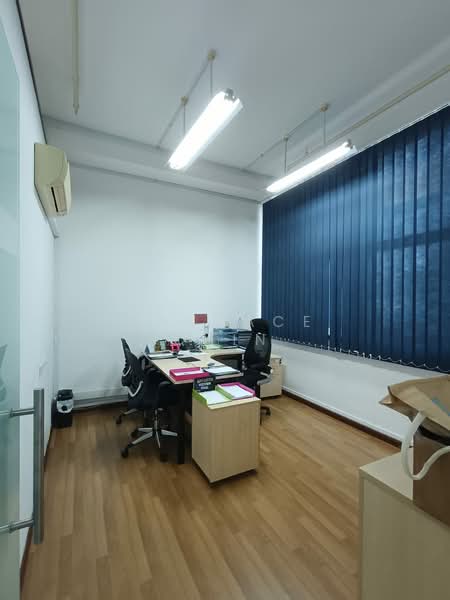 Tradehub 21, 8 Boon Lay Way, 1,840 sqft, Light Industrial (B1) For Sale, by Candace Chin, 500068394 - CommercialGuru.com.sg