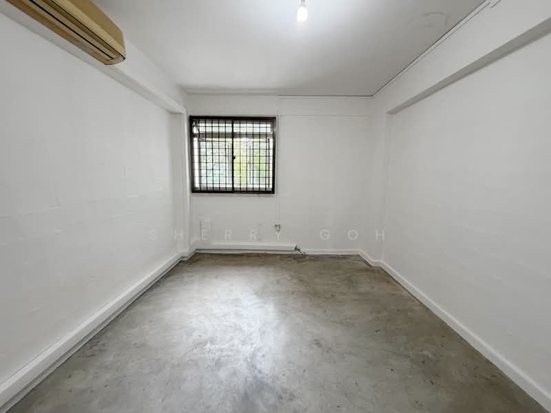 1 Lorong 7 Toa Payoh HDB Flat For Sale at S$ 350,000 | PropertyGuru Singapore - Interior