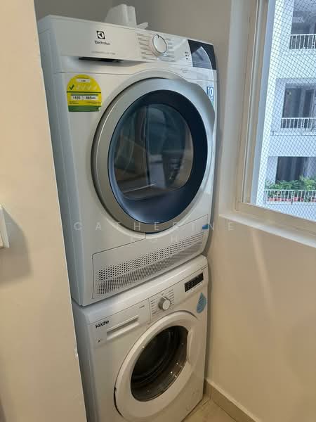 Burlington Square, 175 Bencoolen Street, Room Rental, 100 sqft, Apartment For Rent, by Catherine Koh, 500068406 - Kitchen 3 - PropertyGuru.com.sg