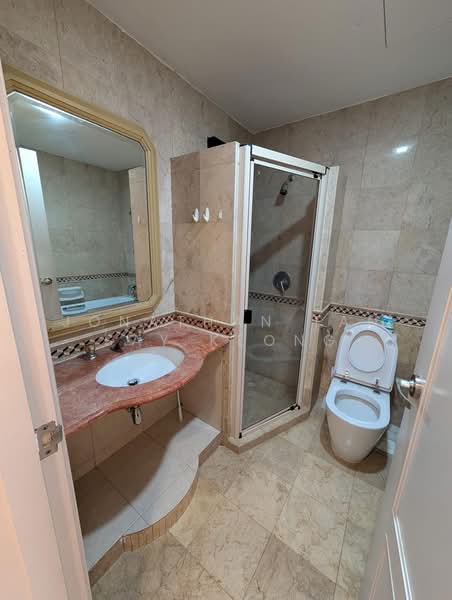 Heritage View, 8 Dover Rise, 2 Bedrooms, 969 sqft, Condominium For Rent, by Jonathan Tan Say Keong, 500068409 - Bathroom - PropertyGuru.com.sg