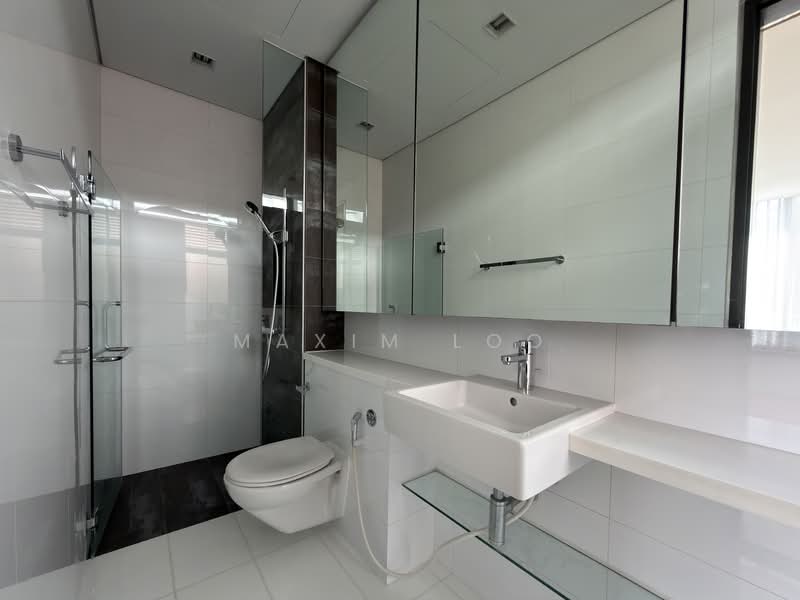 Bungalow House near Botanic Garden, , 5 Bedrooms, 7,400 sqft, Detached House For Rent, by Maxim Loo, 500068410 - Bathroom - PropertyGuru.com.sg