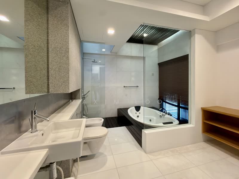 Bungalow House near Botanic Garden, , 5 Bedrooms, 7,400 sqft, Detached House For Rent, by Maxim Loo, 500068410 - Bathroom - PropertyGuru.com.sg