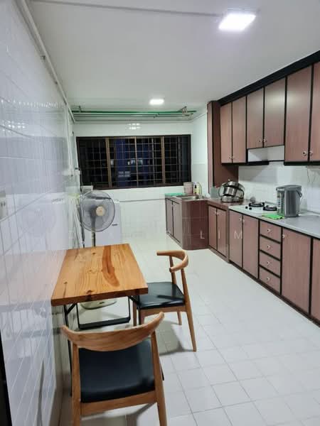 734 Yishun Avenue 5, 734 Yishun Avenue 5, 3 Bedrooms, 1,001 sqft, HDB Flat For Rent, by Dexter Lim, 500068419 - Kitchen - PropertyGuru.com.sg