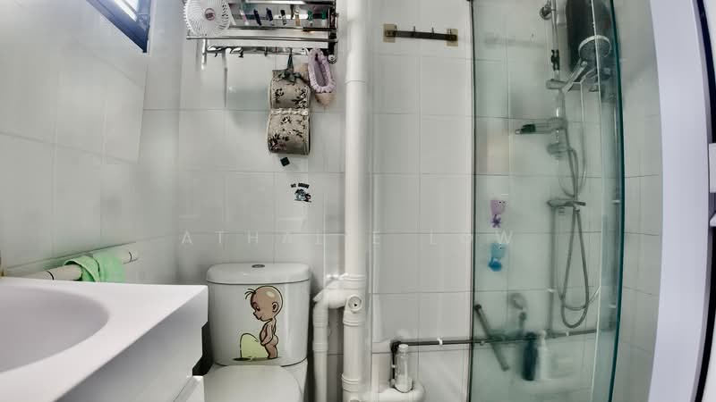 655 Yishun Avenue 4 HDB Flat For Sale at S$ 525,000 | PropertyGuru Singapore - Bathroom