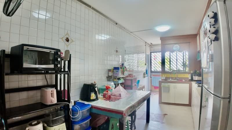 655 Yishun Avenue 4 HDB Flat For Sale at S$ 525,000 | PropertyGuru Singapore - Kitchen