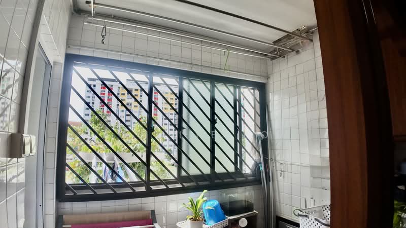 655 Yishun Avenue 4 HDB Flat For Sale at S$ 525,000 | PropertyGuru Singapore - Balcony