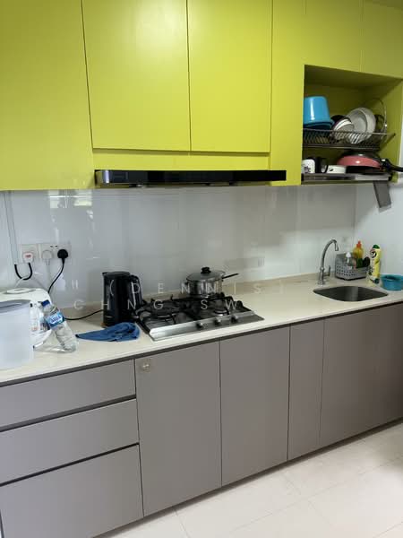 96 Dawson Road HDB Flat For Sale at S$ 850,000 | PropertyGuru Singapore - Kitchen