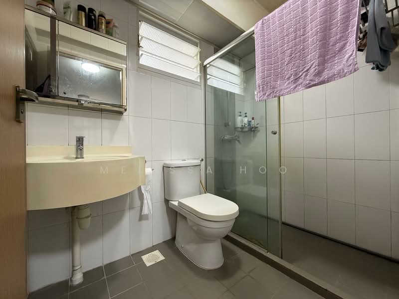 288A Compassvale Crescent HDB Flat For Sale at S$ 798,000 | PropertyGuru Singapore - Master Bathroom