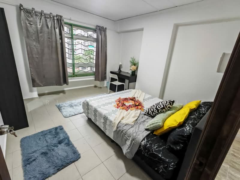 8 Person Worker Unit HDB, , 3 Bedrooms, 1,700 sqft, Apartment For Rent, by Rick Khiantani, 500068463 - Bedroom - PropertyGuru.com.sg
