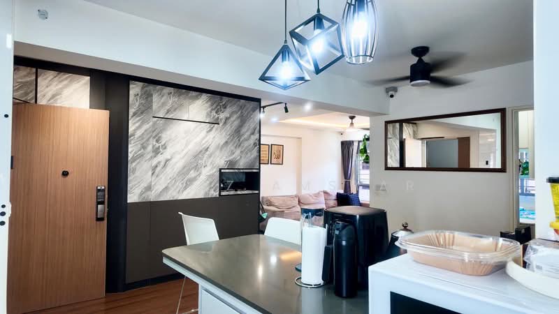 619A Tampines Street 61 HDB Flat For Sale at S$ 788,000 | PropertyGuru Singapore - Living Room