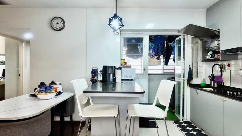 619A Tampines Street 61 HDB Flat For Sale at S$ 788,000 | PropertyGuru Singapore - Kitchen