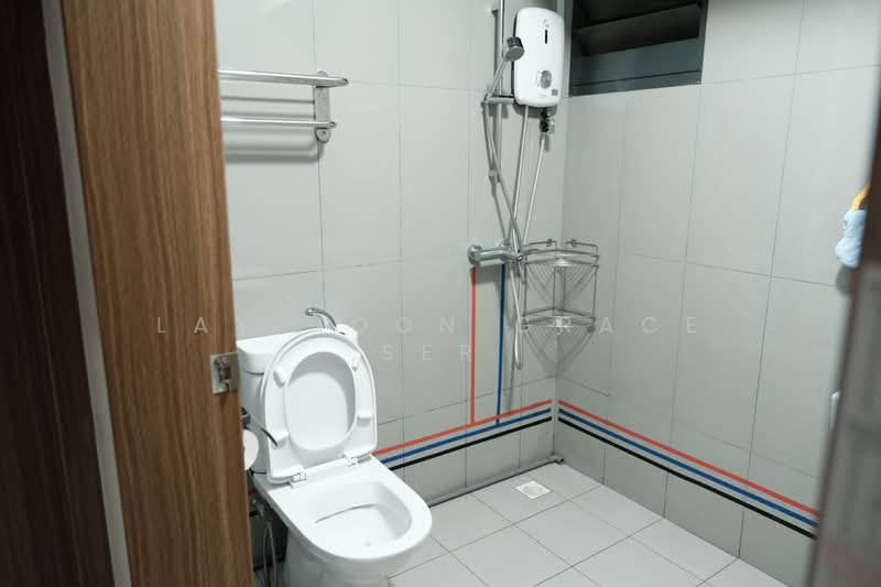 641A Tampines Street 62, 641A Tampines Street 62, Room Rental, 120 sqft, HDB Flat For Rent, by Lay Hoon Grace Ser, 500068511 - Bathroom - PropertyGuru.com.sg