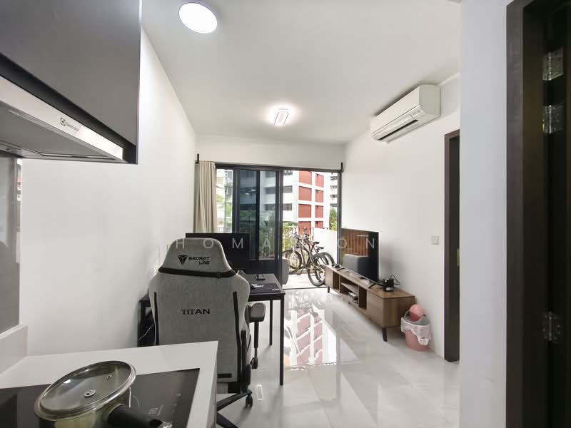 Riverfront Residences Condominium For Sale at S$ 770,000 | PropertyGuru Singapore - Living Room