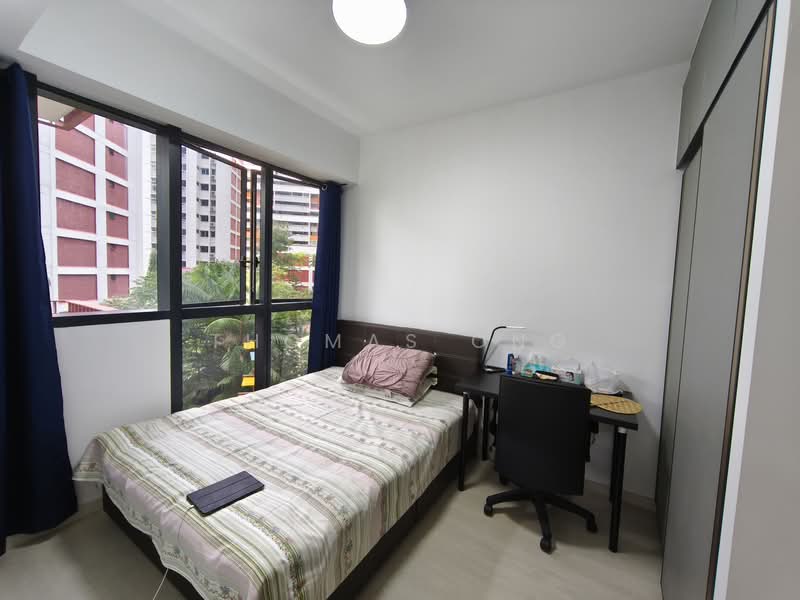 Riverfront Residences Condominium For Sale at S$ 770,000 | PropertyGuru Singapore