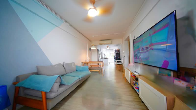 150 Ang Mo Kio Avenue 5 HDB Flat For Sale at S$ 448,000 | PropertyGuru Singapore - Living Room