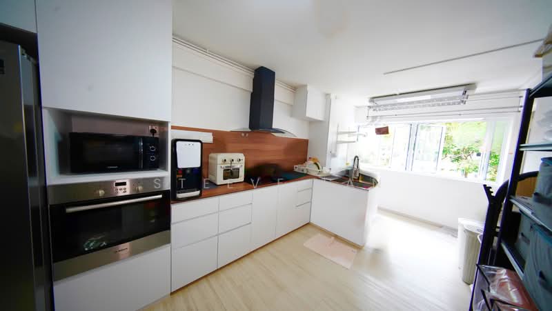 150 Ang Mo Kio Avenue 5 HDB Flat For Sale at S$ 448,000 | PropertyGuru Singapore - Kitchen