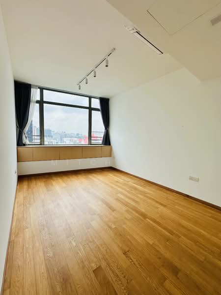 Martin Place Residences, 2 Martin Place, 2 Bedrooms, 1,163 sqft, Condominium For Rent, by Mitch Soh, 500068532 - Master Bedroom - PropertyGuru.com.sg