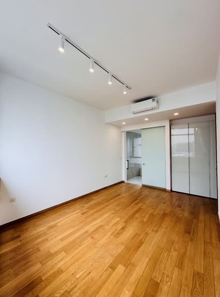 Martin Place Residences, 2 Martin Place, 2 Bedrooms, 1,163 sqft, Condominium For Rent, by Mitch Soh, 500068532 - Master Bedroom - PropertyGuru.com.sg