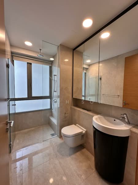 Martin Place Residences, 2 Martin Place, 2 Bedrooms, 1,163 sqft, Condominium For Rent, by Mitch Soh, 500068532 - Bathroom - PropertyGuru.com.sg