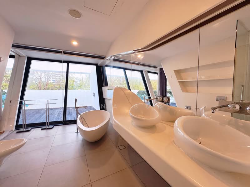 d'Leedon (Former Farrer Court) Condominium For Sale at S$ 5,500,000 | PropertyGuru Singapore - Bathroom
