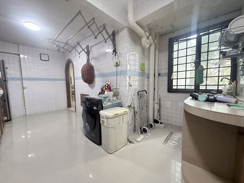 72 Bedok South Avenue 3 HDB Flat For Sale at S$ 730,000 | PropertyGuru Singapore - Kitchen