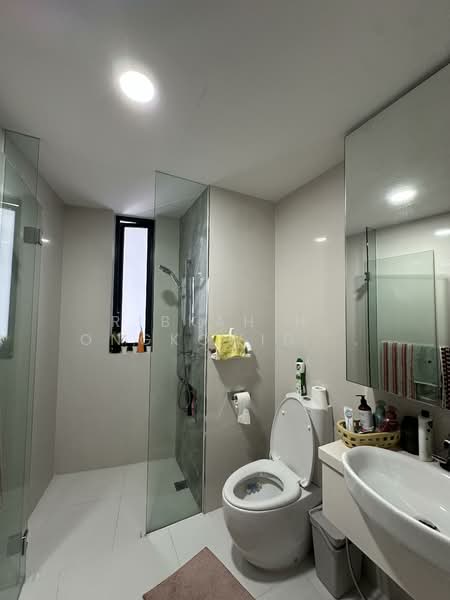 d'Leedon (Former Farrer Court) Condominium For Sale at S$ 1,795,000 | PropertyGuru Singapore - Bathroom