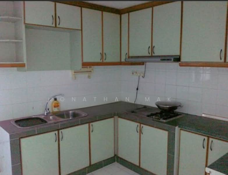 Moro Mansion, 3 Lorong 37 Geylang, Room Rental, 200 sqft, Apartment For Rent, by Jonathan Mak, 500068586 - Kitchen - PropertyGuru.com.sg