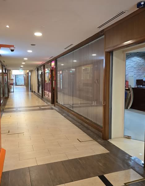 Burlington Square, 175 Bencoolen Street, 958 sqft, Mall Shop For Rent, by Lee Hui Hui, 500068592 - Corridor - CommercialGuru.com.sg